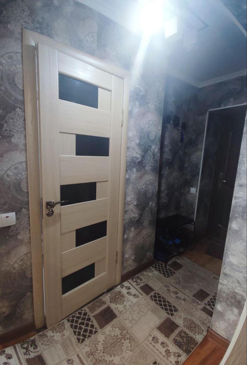 Appartamento Комфортная Квартира Для 2Х Персон Bishkek Esterno foto